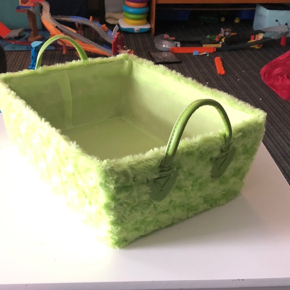 💐 Fuzzy Storage with Handles Basket - Picture 4 of 6
